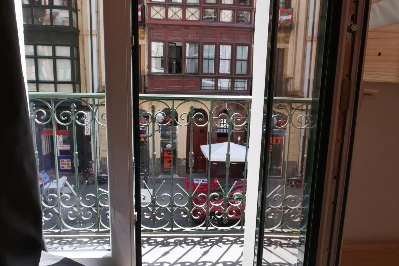 Guitar Hostel Бильбао Экстерьер фото