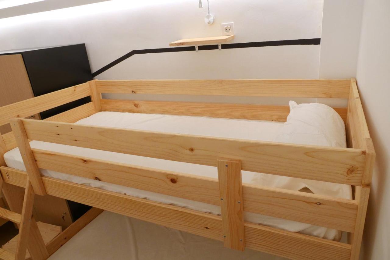 Guitar Hostel Бильбао Экстерьер фото